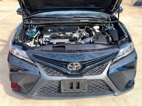 2020 Toyota Camry SE