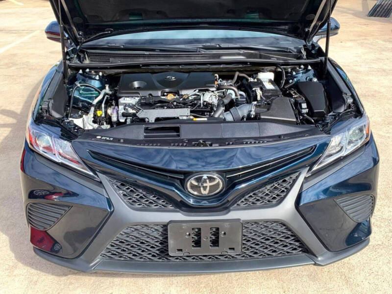 2020 Toyota Camry SE