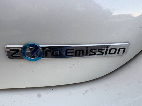 2011 Nissan LEAF SL