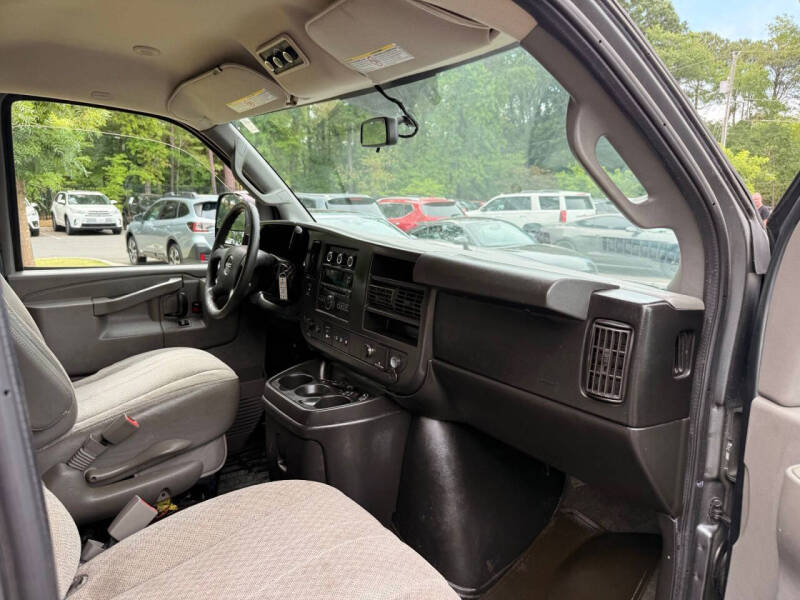 2017 GMC Savana LT 2500