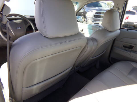 2003 Ford Crown Victoria LX