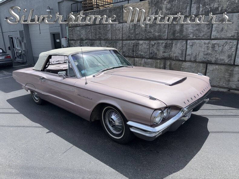 1964 Ford Thunderbird