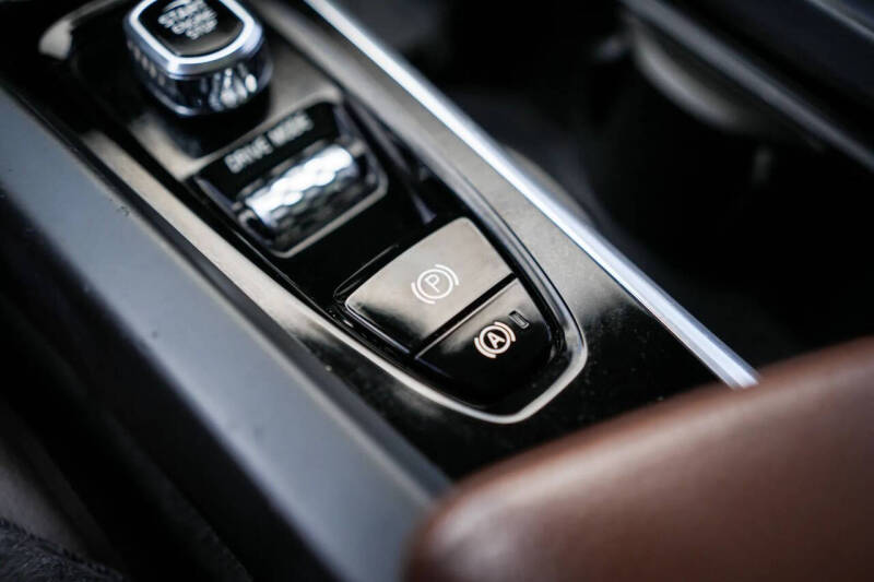 2019 Volvo XC60 T6 Momentum