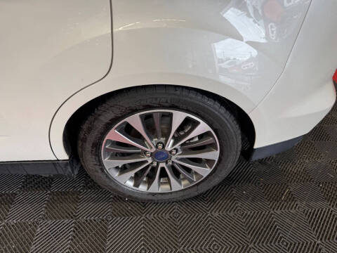 2017 Ford C-MAX Energi Titanium