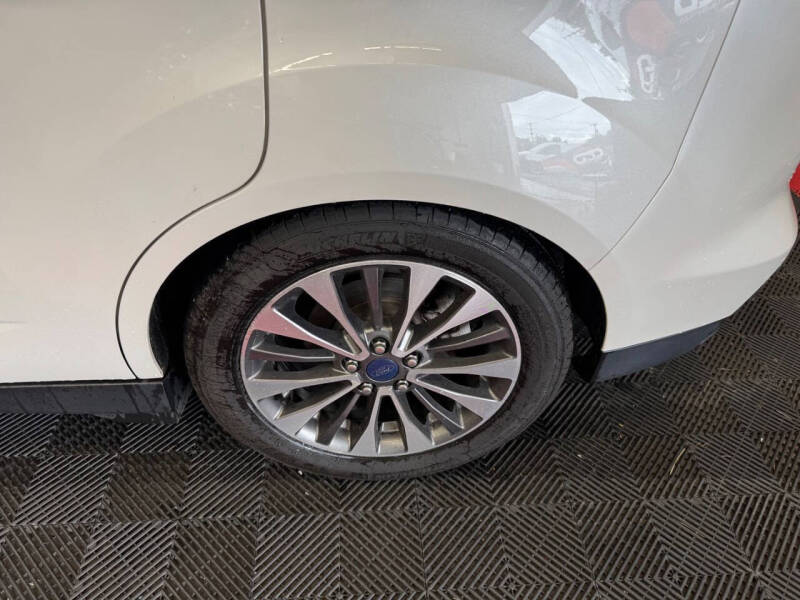 2017 Ford C-MAX Energi Titanium