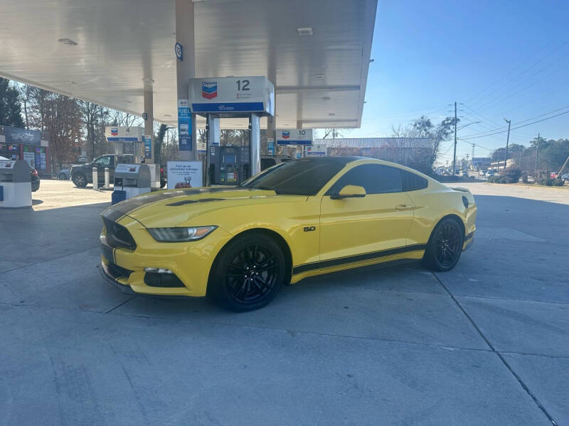 Ford Mustang's photo