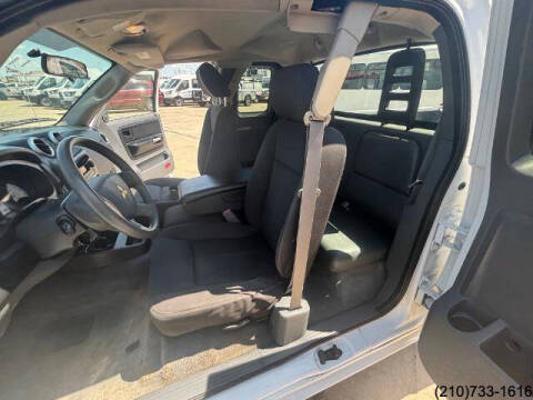 2006 Mitsubishi Raider LS