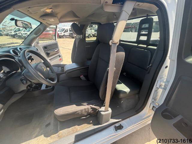 2006 Mitsubishi Raider LS