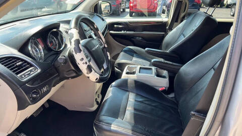 2014 Chrysler Town and Country Touring