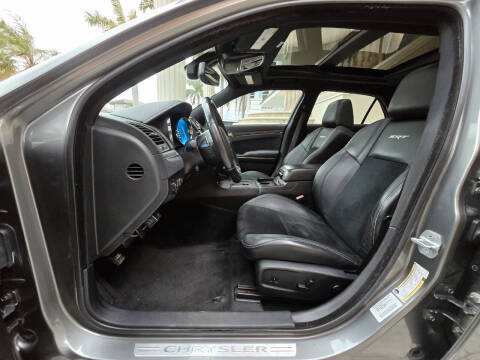 2012 Chrysler 300 SRT8