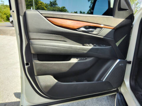 2015 Cadillac Escalade Luxury