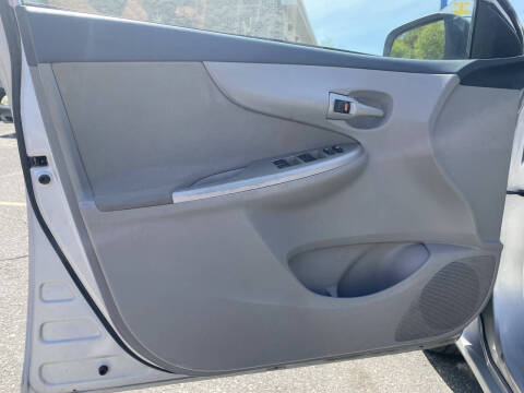 2012 Toyota Corolla LE