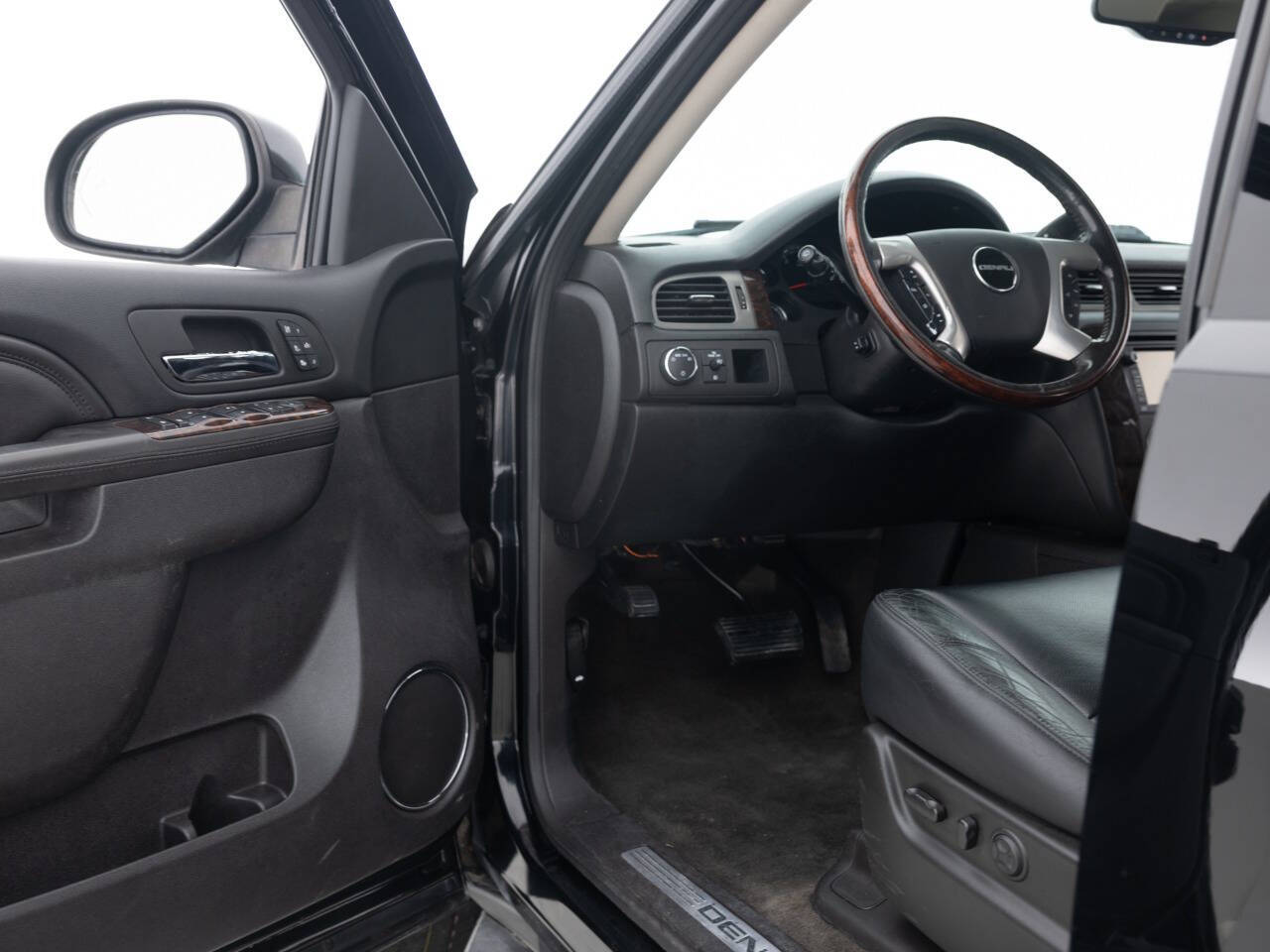 Used Car 2011 Gmc Yukon Xl  Denali Awd Xl 4dr Suv For Sale Under $15,000 In Coal City, Illinois