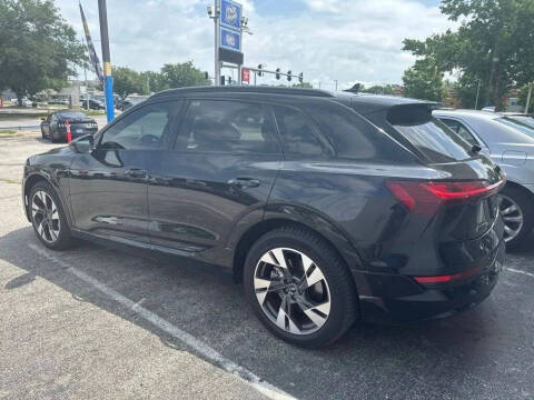 2021 Audi e-tron quattro Premium