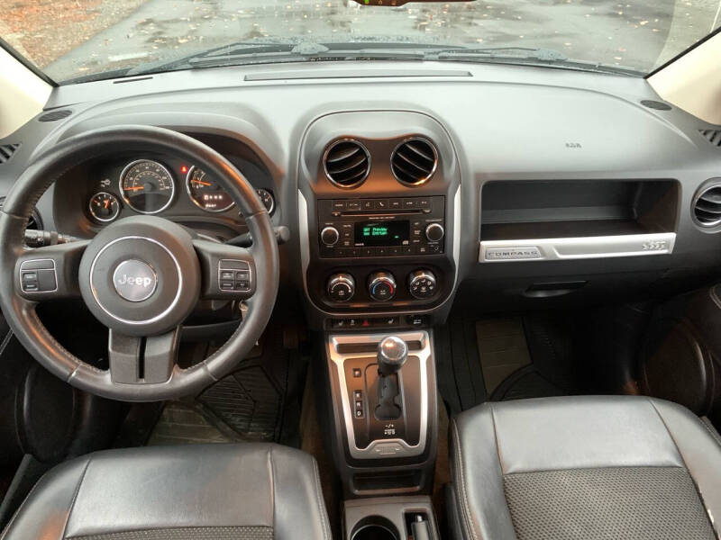 2014 Jeep Compass Latitude photo 13