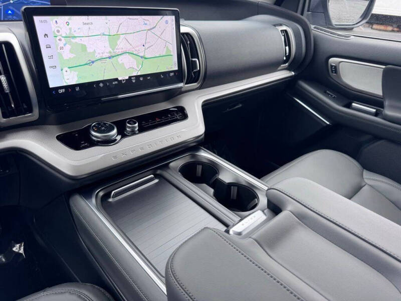 2026 Ford Expedition MAX Active
