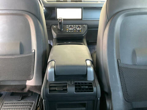 2024 Land Rover Defender 90 P400 X-Dynamic SE