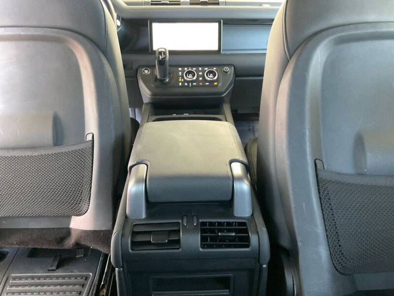 2024 Land Rover Defender 90 P400 X-Dynamic SE