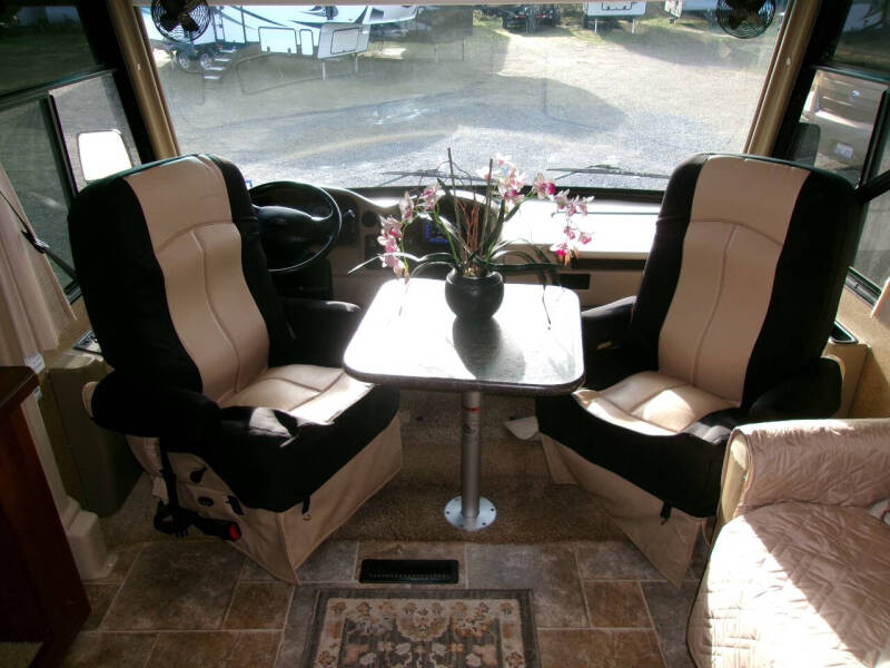 2013 Thor Motor Coach Challenger 37kt