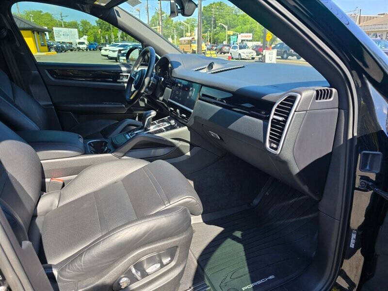 2020 Porsche Cayenne Coupe