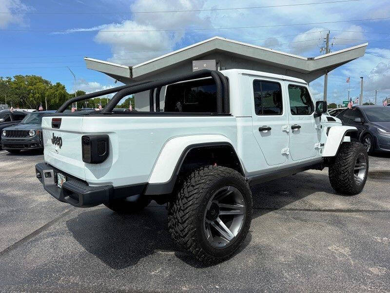 2024 Jeep Gladiator NightHawk