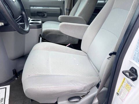 2010 Ford E-Series E-350 SD XLT
