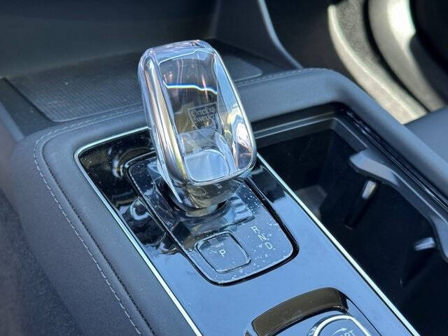 2025 Volvo XC90 B6 Core Bright Theme