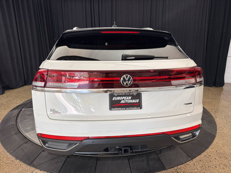 2024 Volkswagen Atlas Cross Sport SE 4Motion