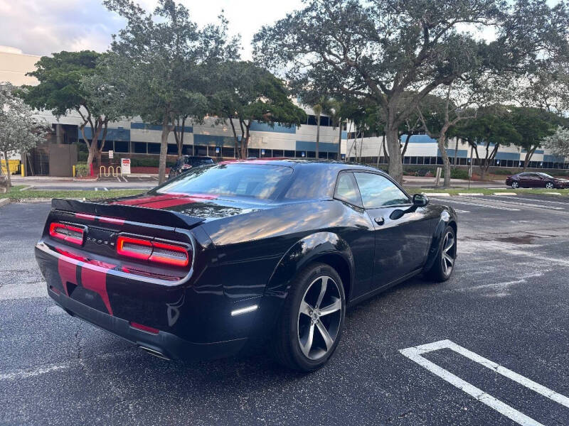 2019 Dodge Challenger SXT