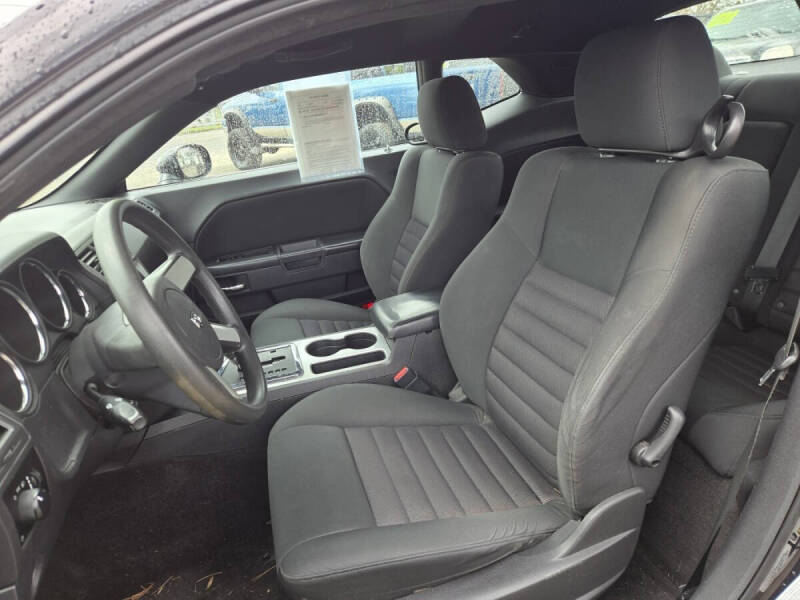 2009 Dodge Challenger SE