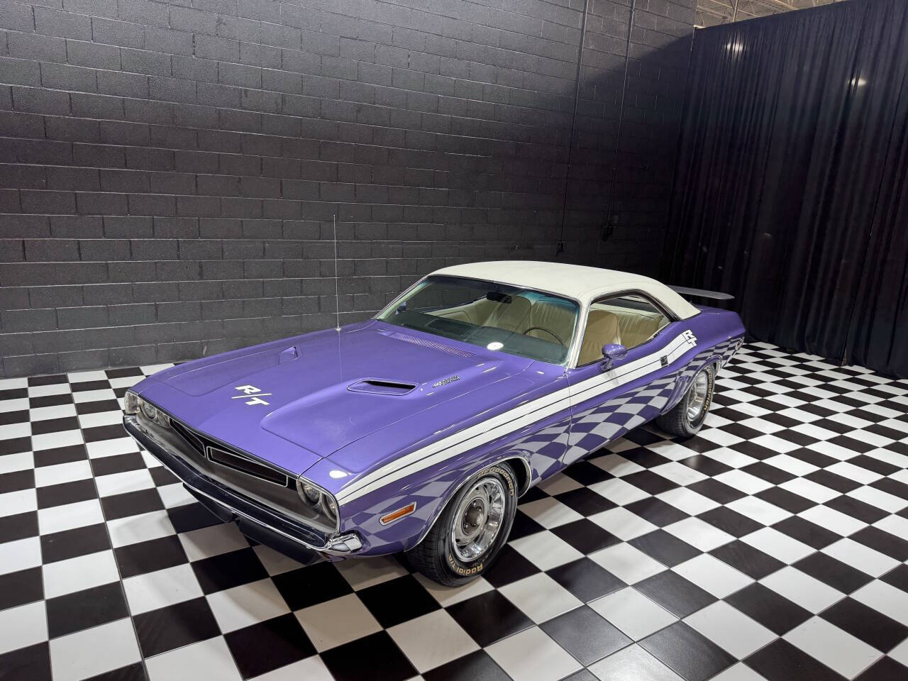 1971 Dodge Challenger 18