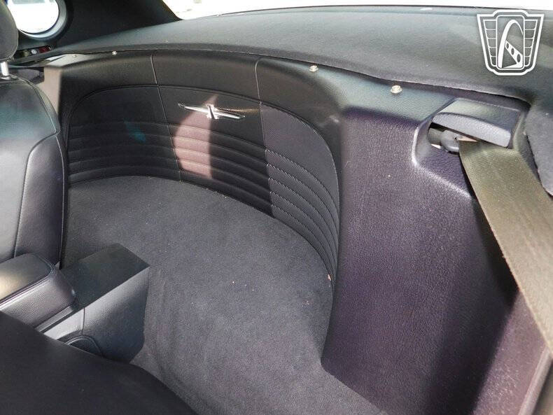 2004 Ford Thunderbird Deluxe