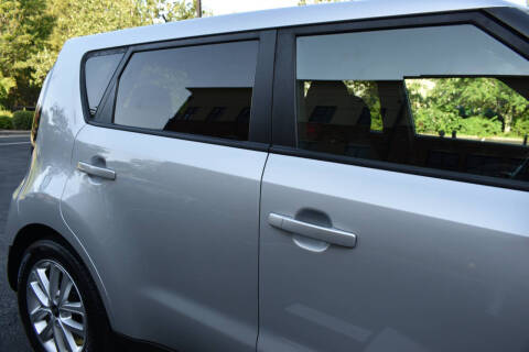 2017 Kia Soul +