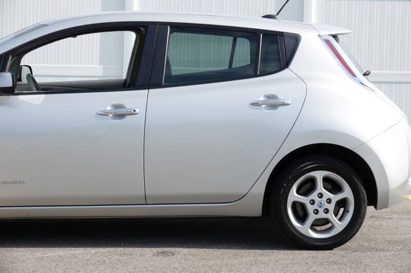 2011 Nissan LEAF SV