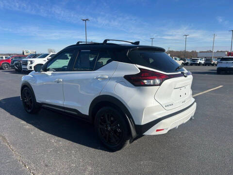 2023 Nissan Kicks SR