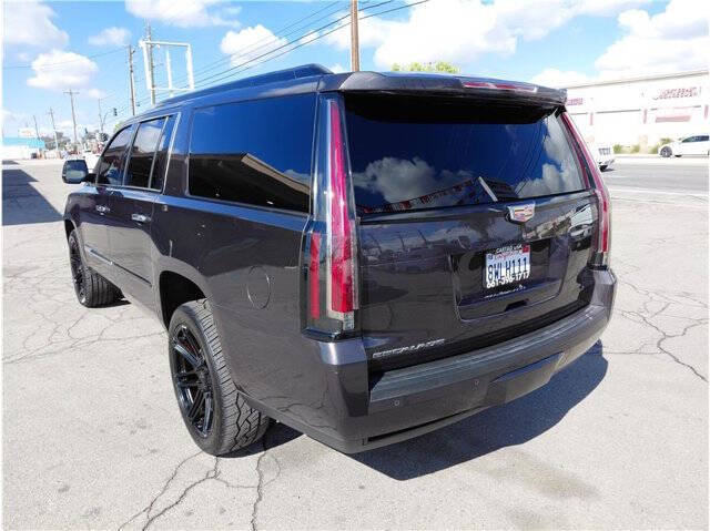 2016 Cadillac Escalade ESV Luxury Collection