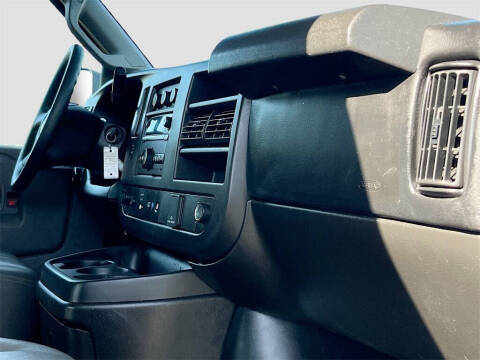 2022 GMC Savana 2500