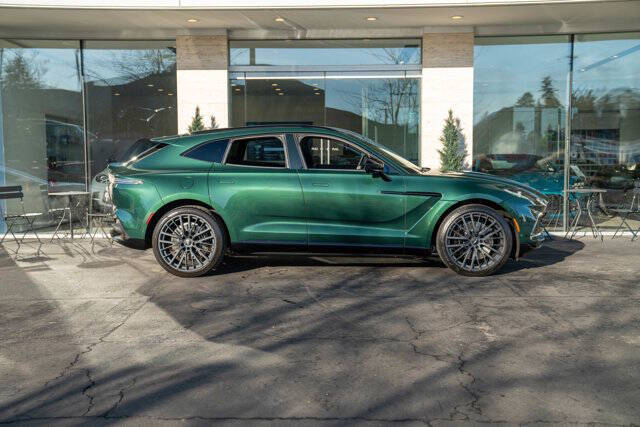 2022 Aston Martin DBX 53