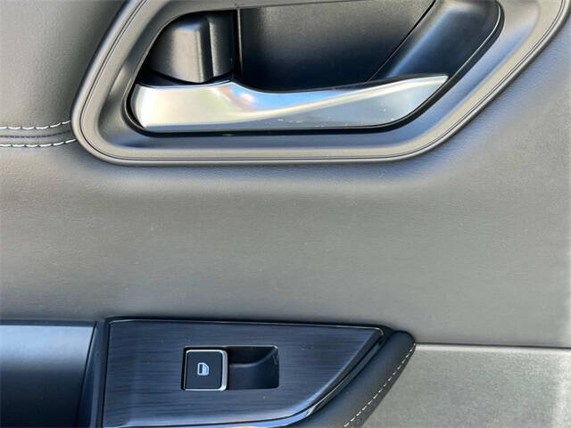 2025 Nissan Rogue SL