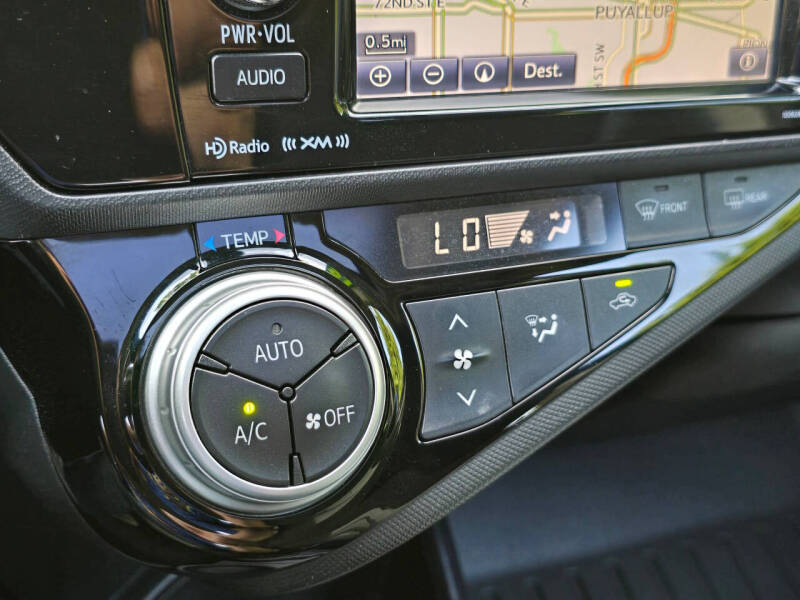 2016 Toyota Prius c One