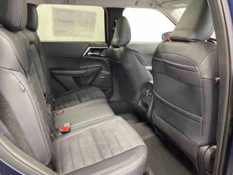 2025 Mitsubishi Outlander SE