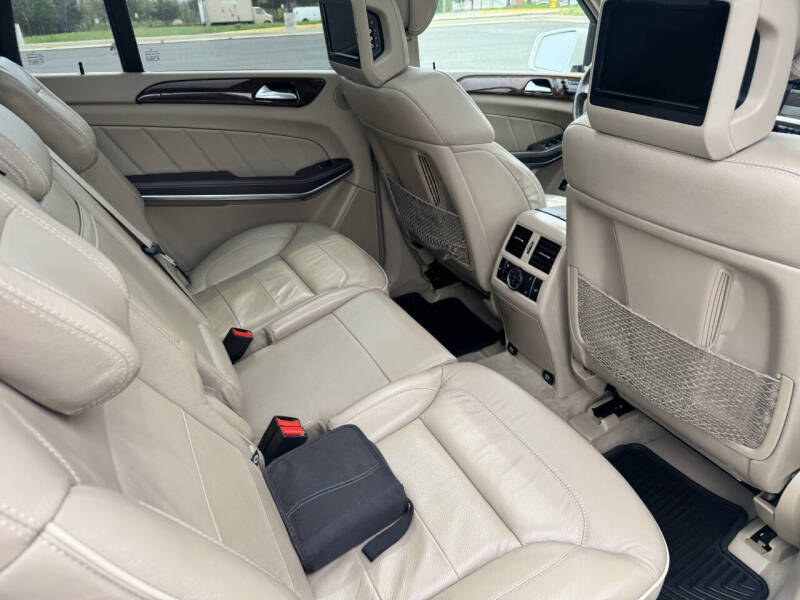 2014 Mercedes-Benz GL-Class GL 550 4MATIC