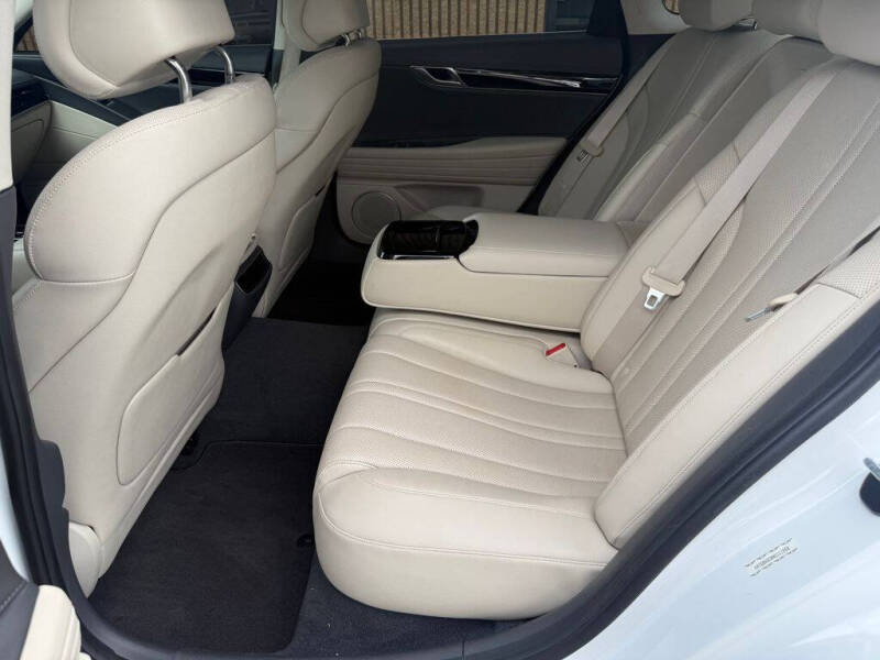 2022 Genesis G80