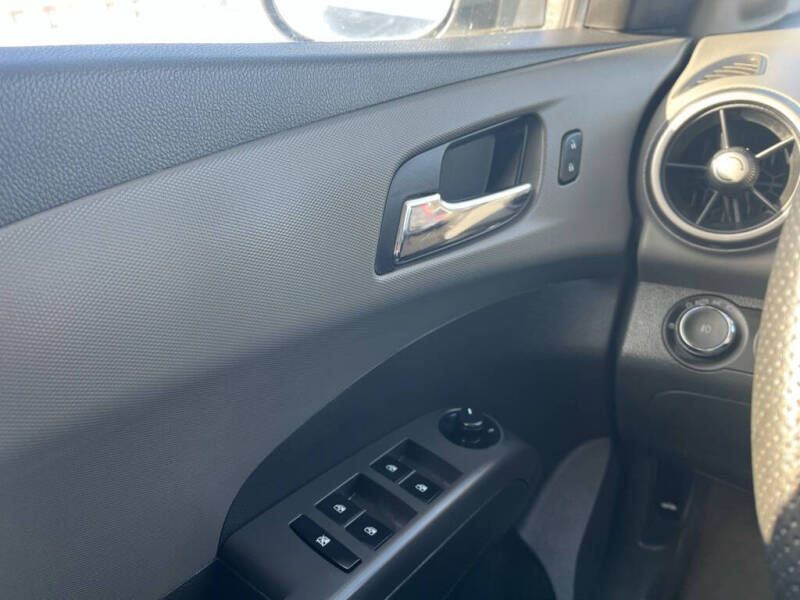 2015 Chevrolet Sonic LT Auto