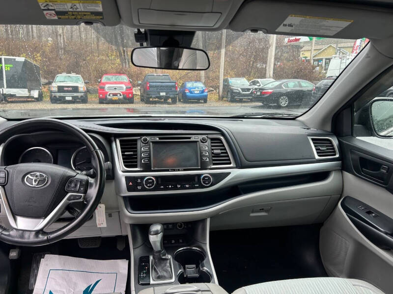 2017 Toyota Highlander LE