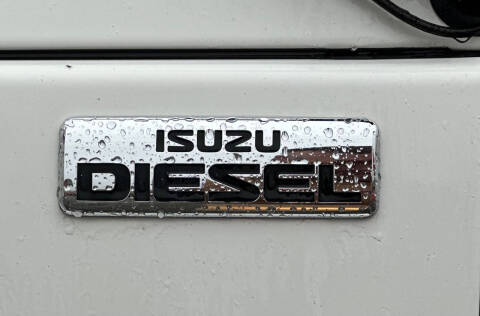 2015 Isuzu NRR  23' Flatbed + Lift Gate