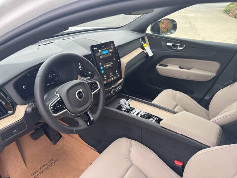 2026 Volvo XC60 B5 Plus