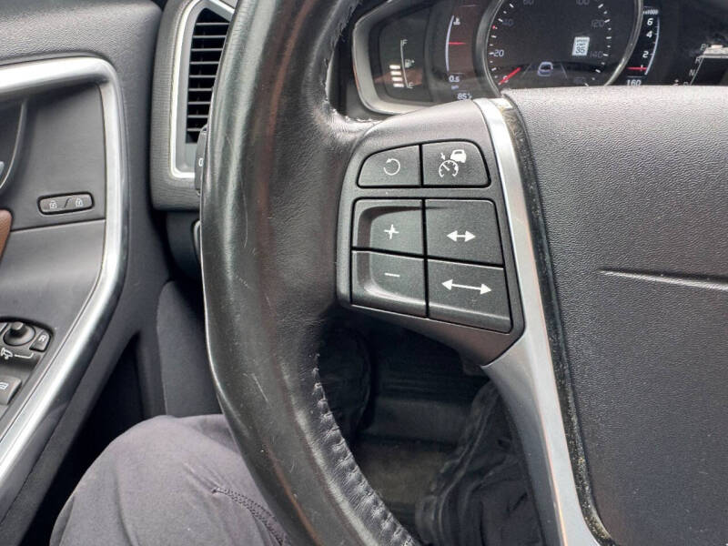 2016 Volvo XC60 T6 Drive-E Platinum