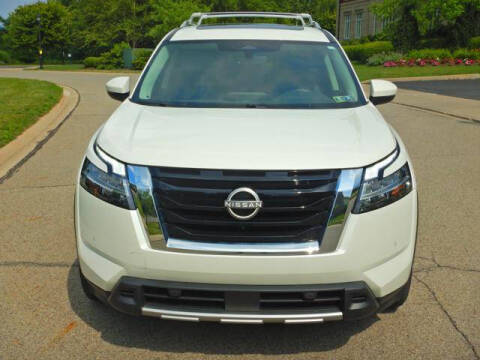 2023 Nissan Pathfinder SL
