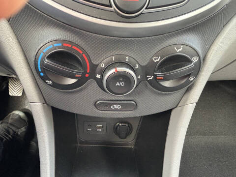 2017 Hyundai Accent SE